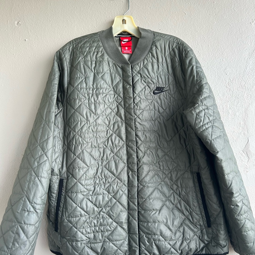 Nike Green Olive Quilted Jacket sporty design size XL